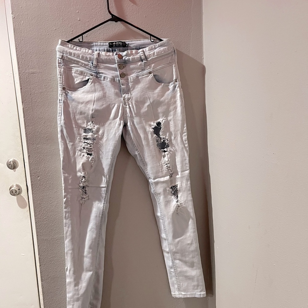 Forever 21 Ripped Jeans - Picture 11 of 11